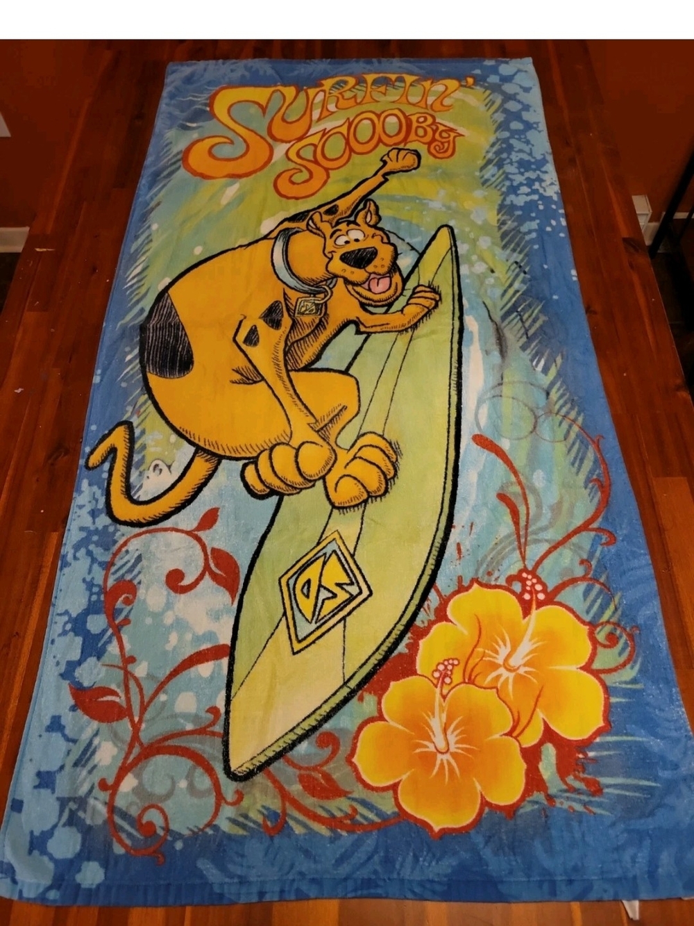 Scooby Doo Surfin' Scooby Beach Towel 28"x 55" Good Pre-owned Condition 2000's